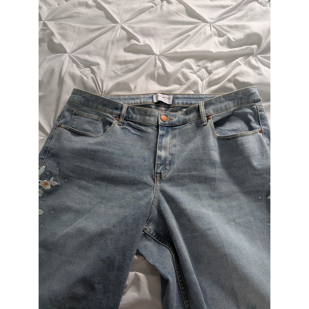 Lane Bryant Signature Fit Straight Leg Crop Jean 20P Lt Bl Embroidery Rhinestone - Picture 8 of 16